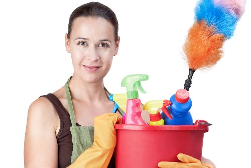 Professional move out cleaning service in an N2 residential property